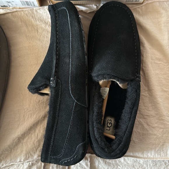 Ugg Ascot Slippers Size 11 Men’s - Picture 6 of 7